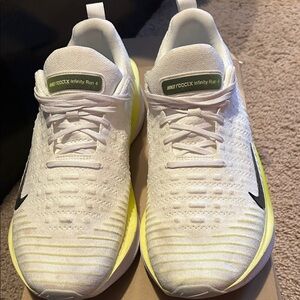 Nike Reactx White and Yellow Infinity Run 4 Shoes
